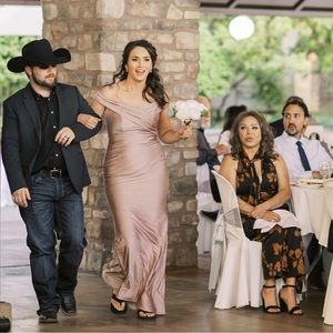 Bridesmaids dress/mom of bride dress Worn once - very comfortable and stretchy!